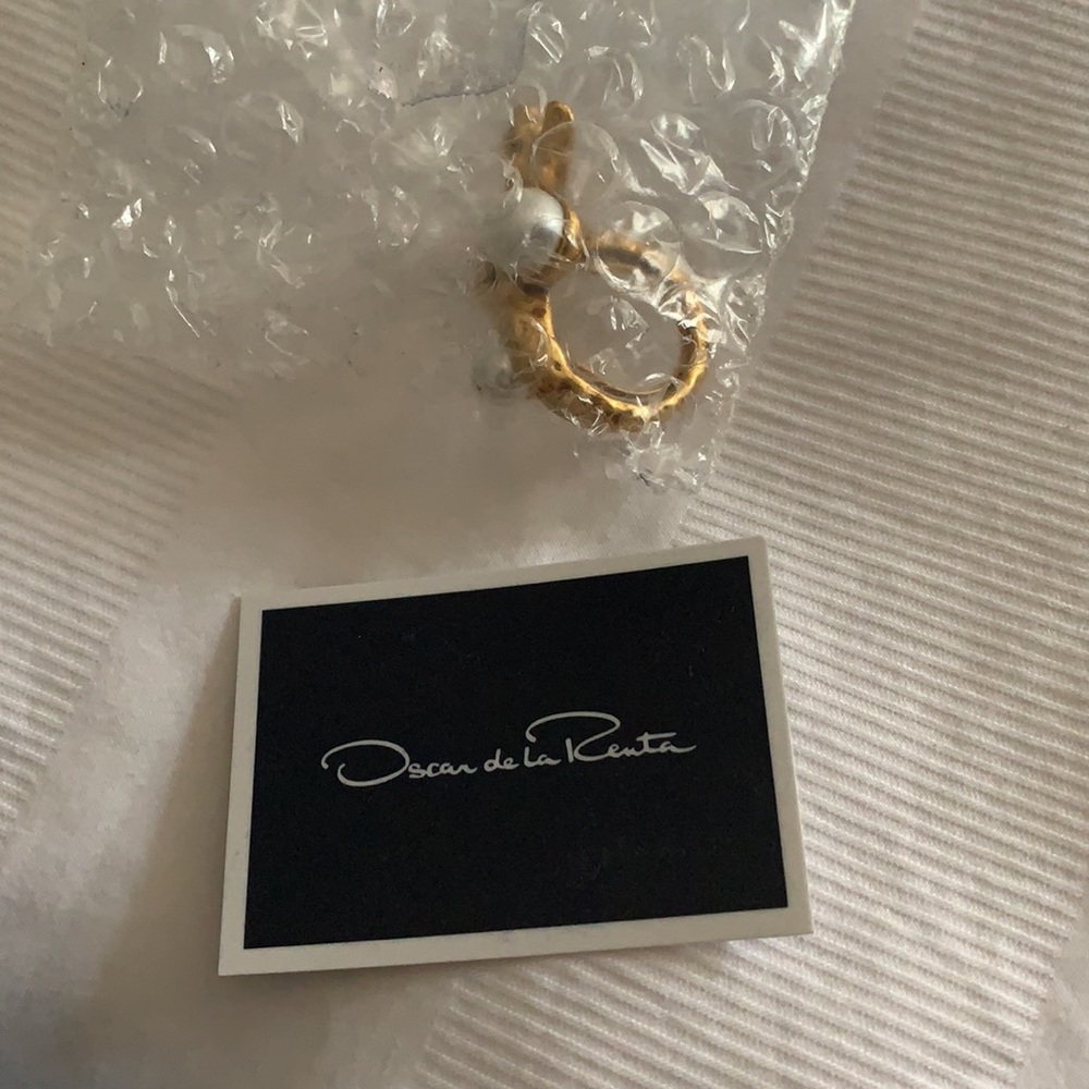 Oscar de la Renta faux coral ring - Picture 7 of 8